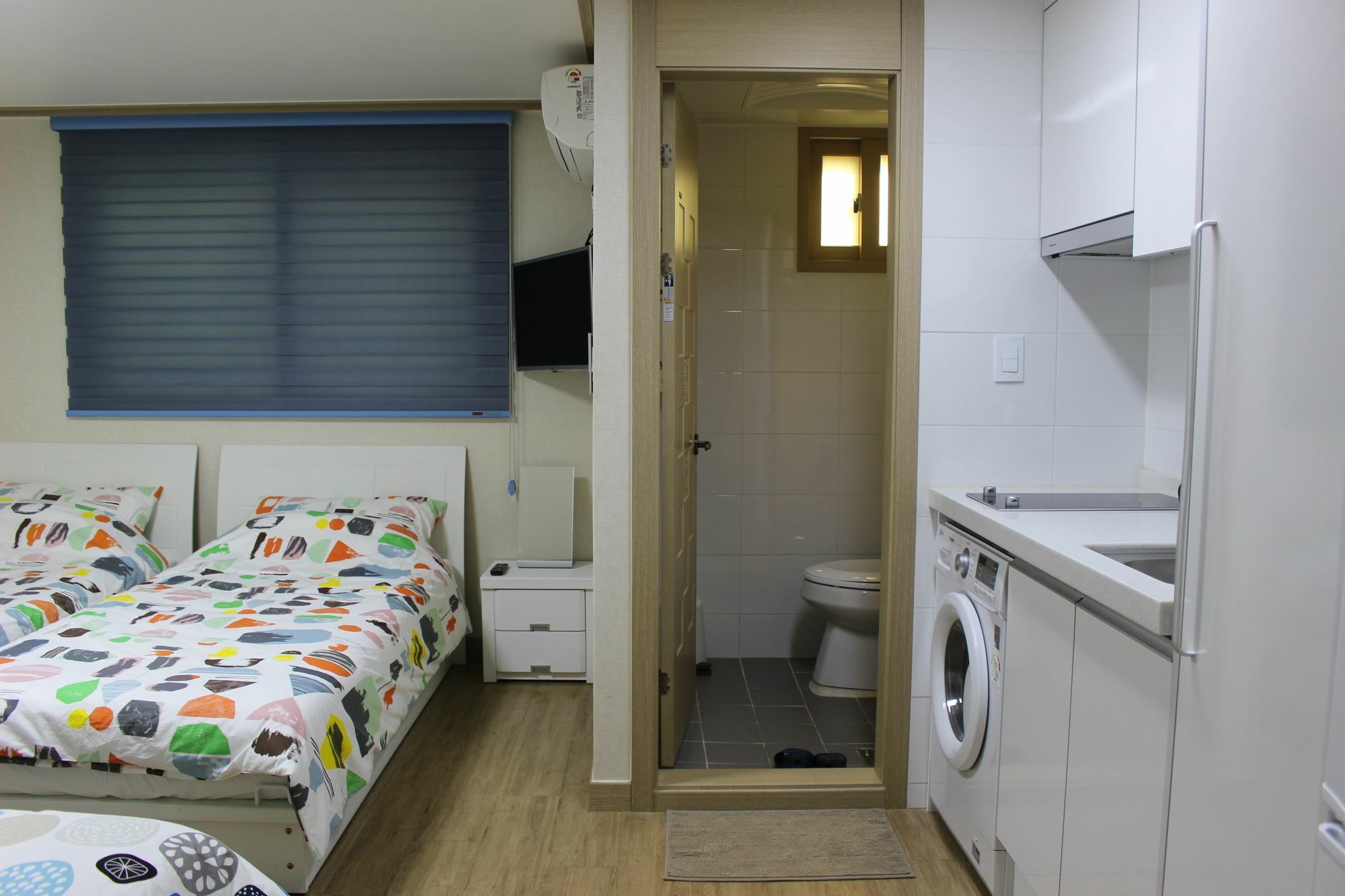 Bunk Guesthouse Hongdae2 Сеул Экстерьер фото