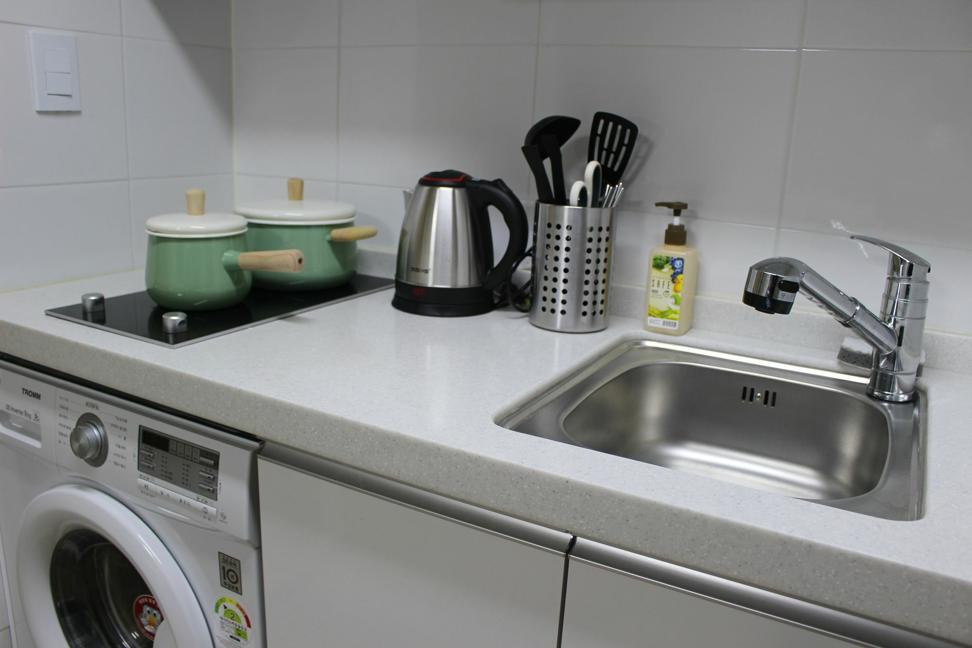 Bunk Guesthouse Hongdae2 Сеул Экстерьер фото