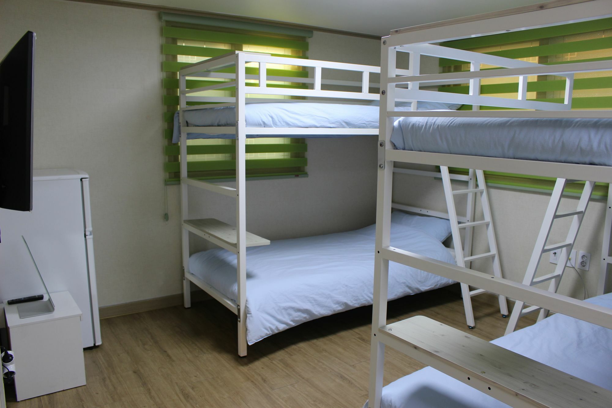 Bunk Guesthouse Hongdae2 Сеул Экстерьер фото